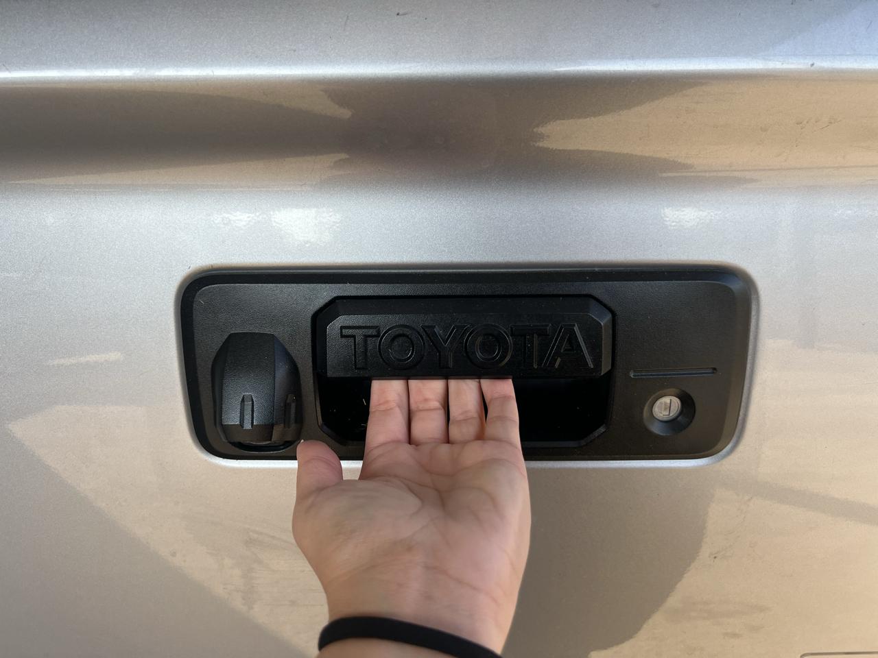 Toyota Tundra  2016