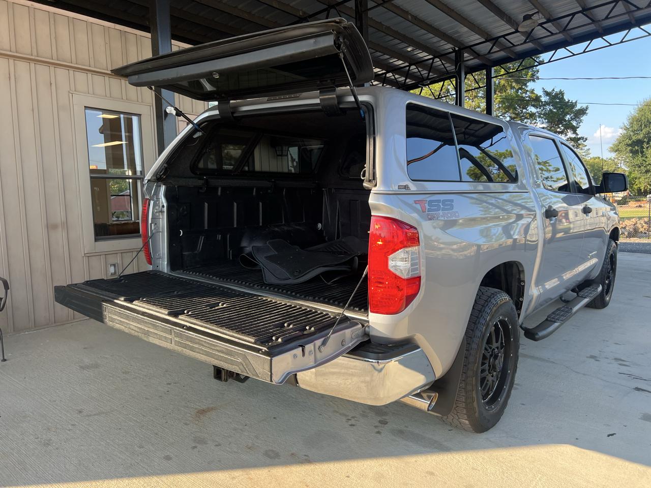 Toyota Tundra  2016