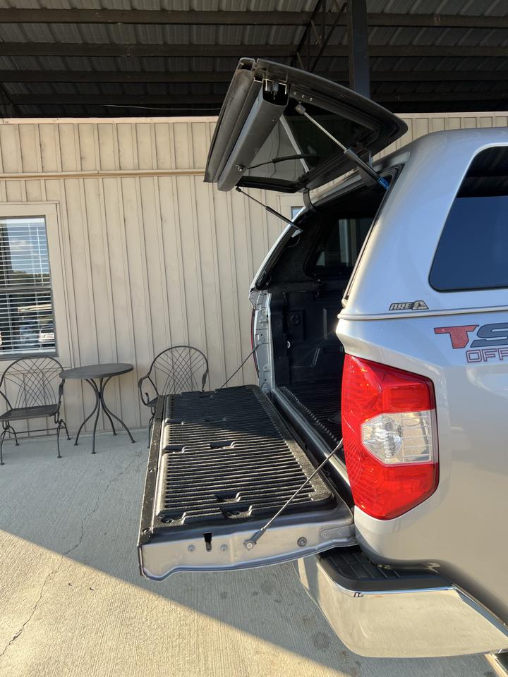 Toyota Tundra  2016