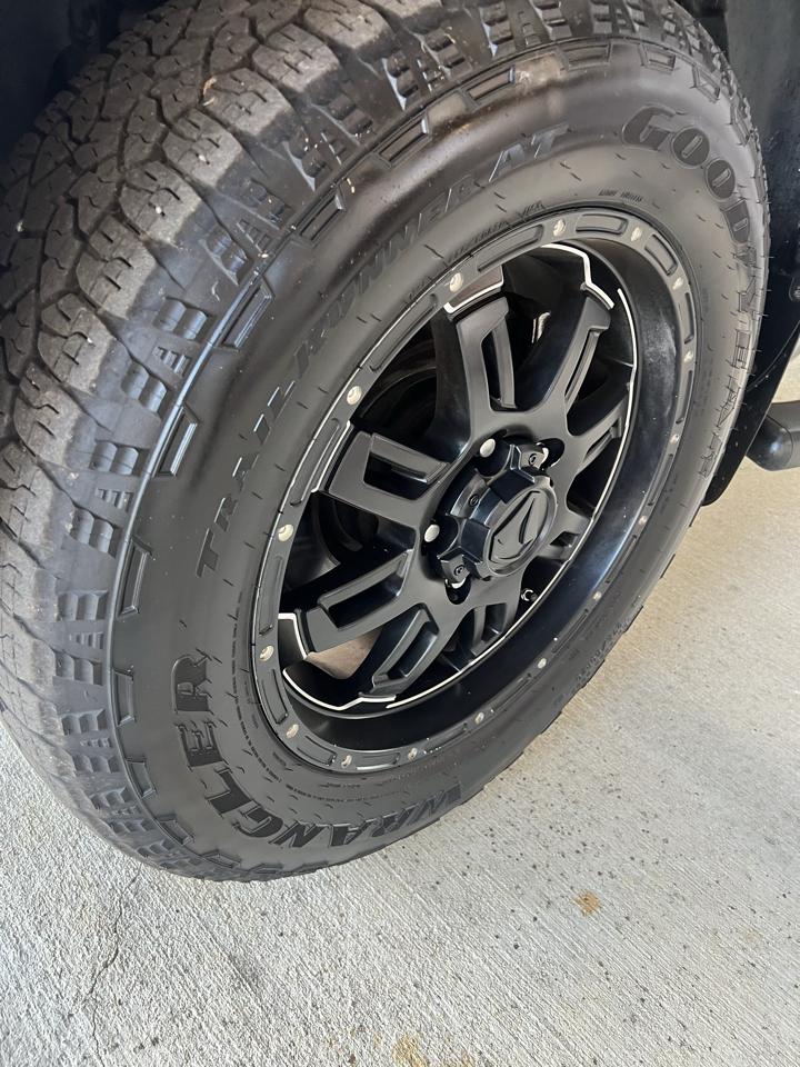 Toyota Tundra  2016