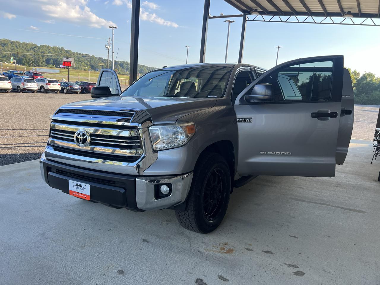 Toyota Tundra  2016
