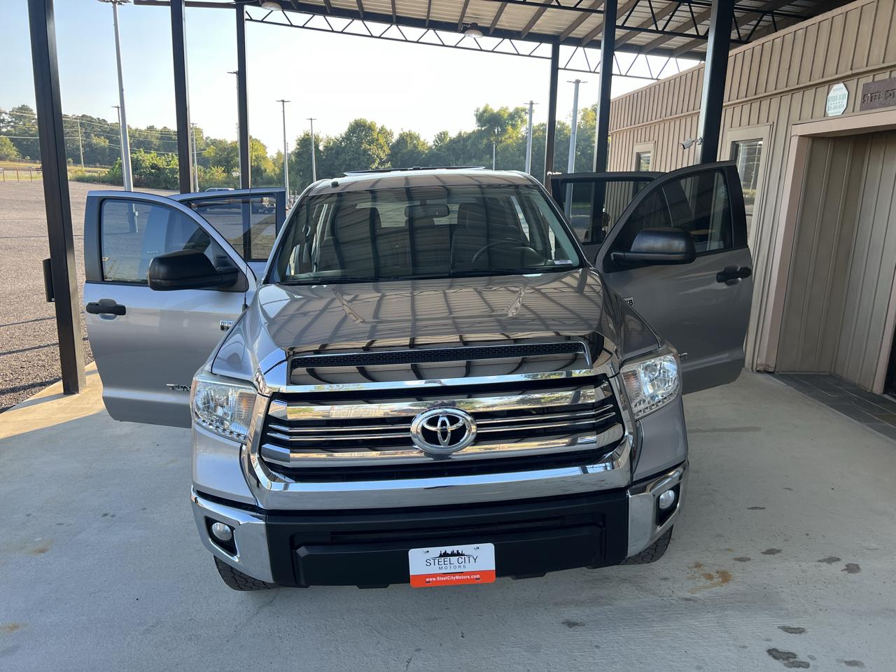 Toyota Tundra  2016
