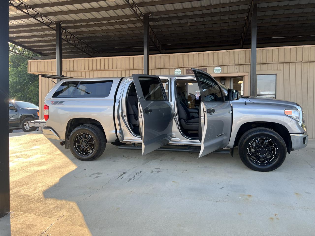 Toyota Tundra  2016