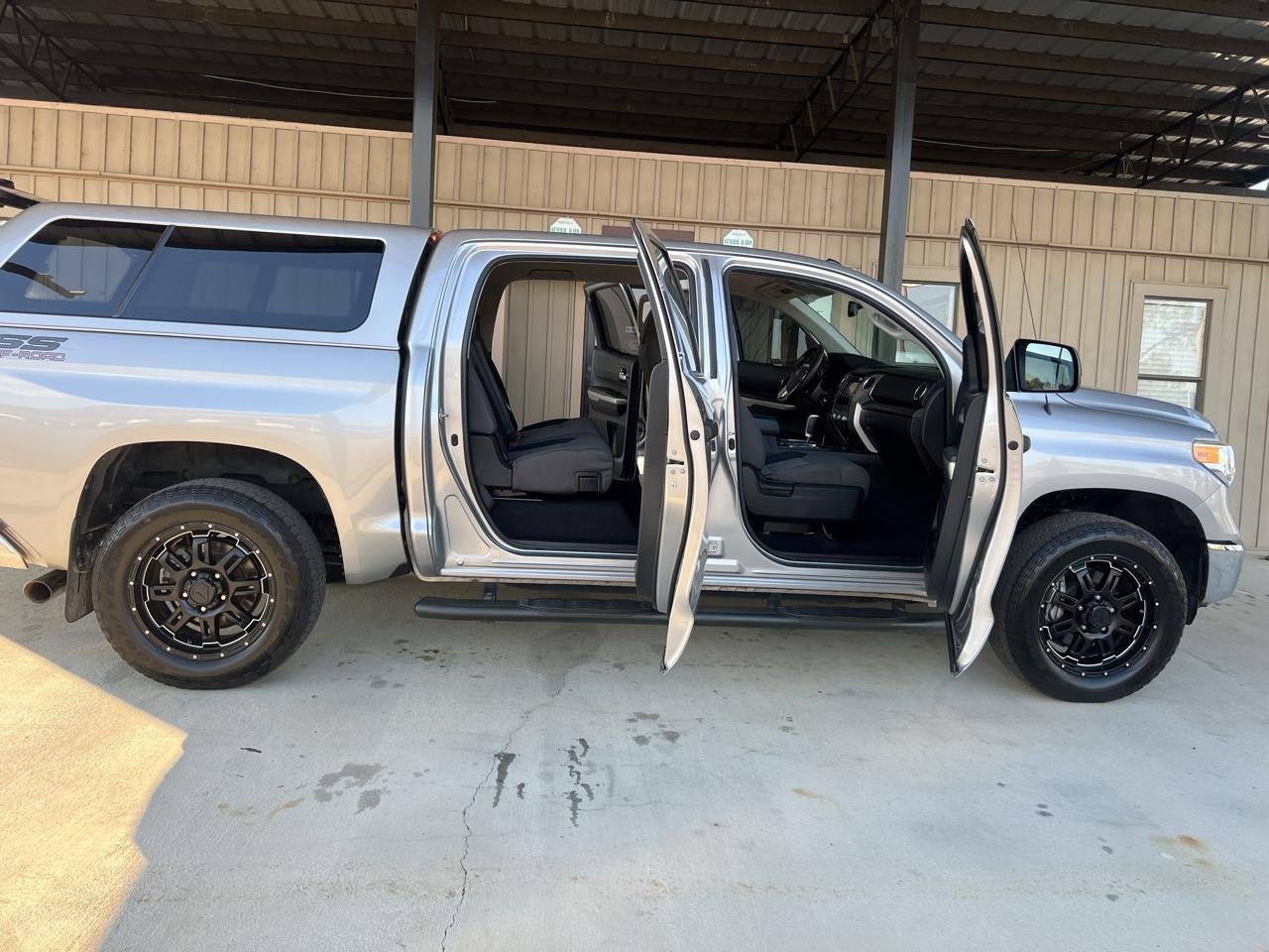 Toyota Tundra  2016