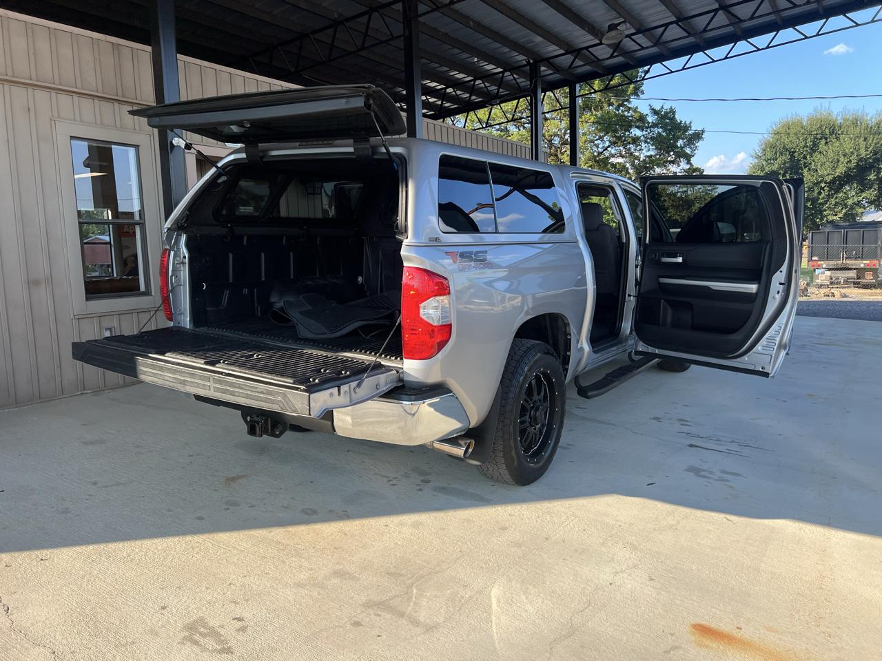 Toyota Tundra  2016