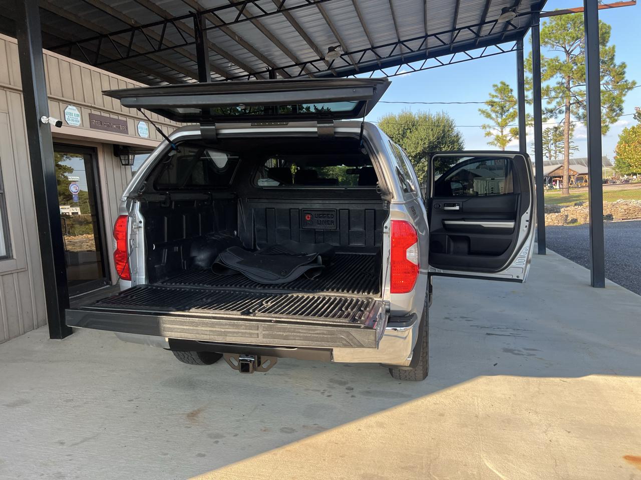Toyota Tundra  2016