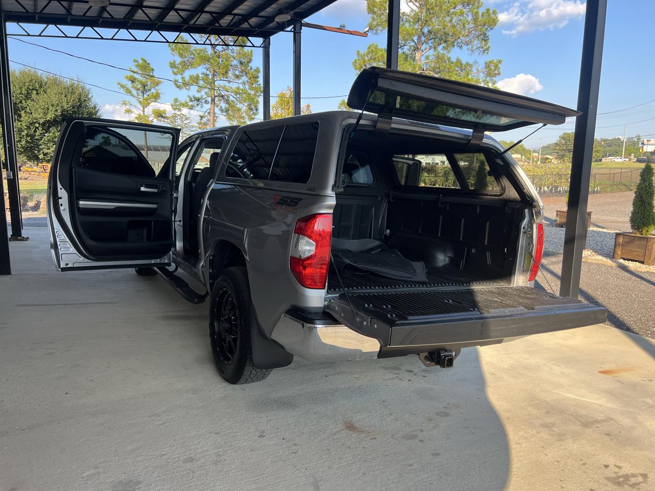 Toyota Tundra  2016