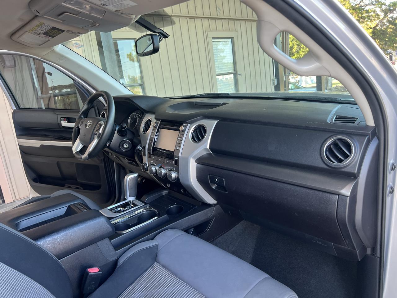 Toyota Tundra  2016