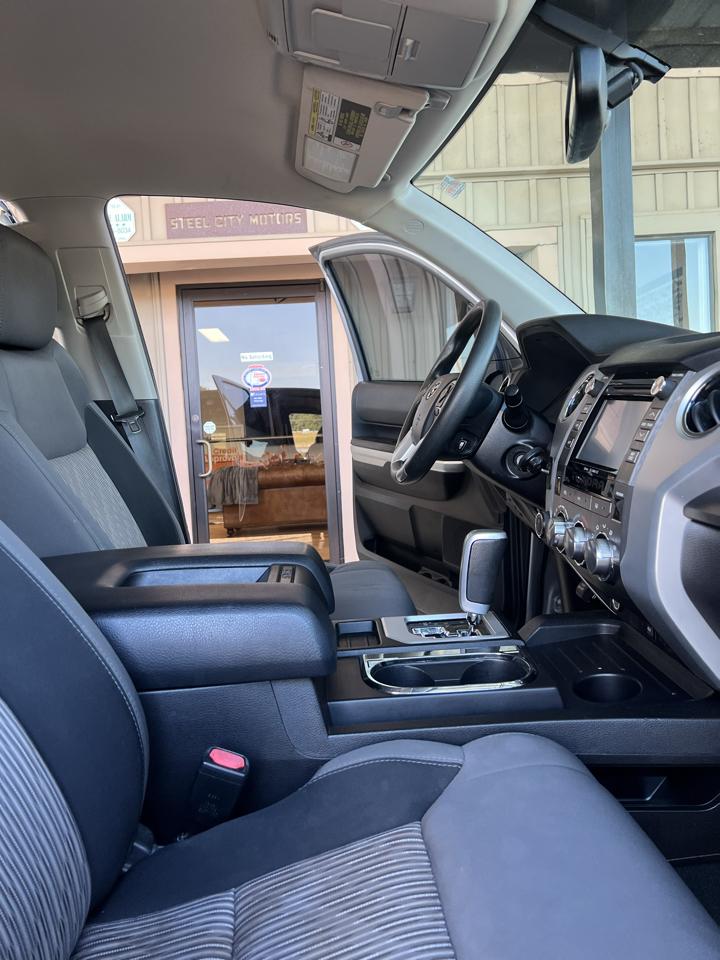 Toyota Tundra  2016
