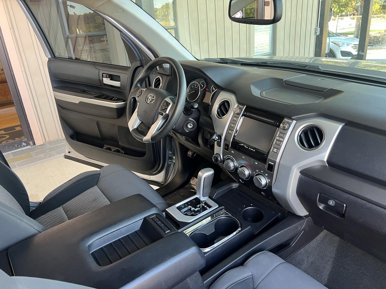 Toyota Tundra  2016