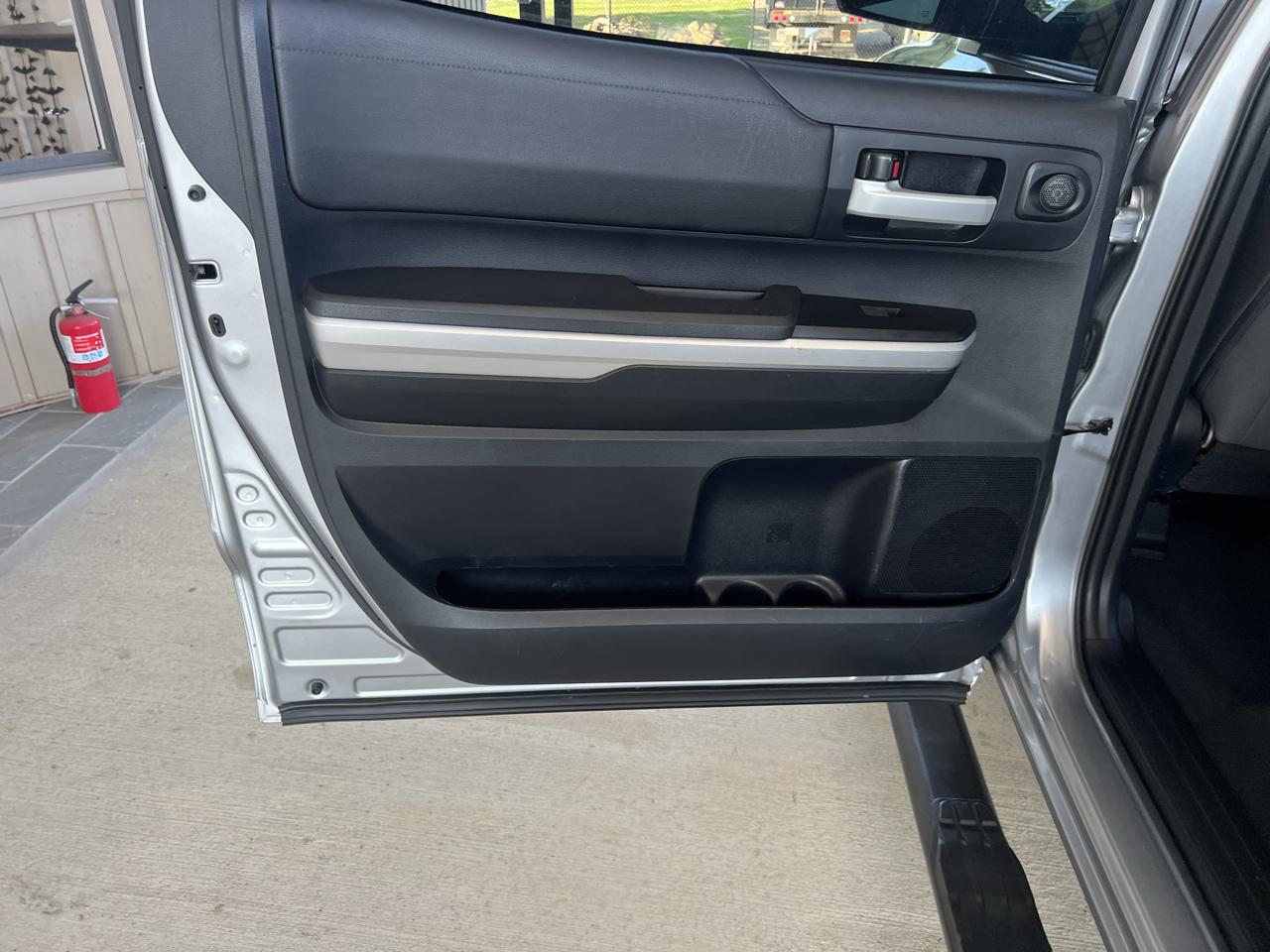 Toyota Tundra  2016