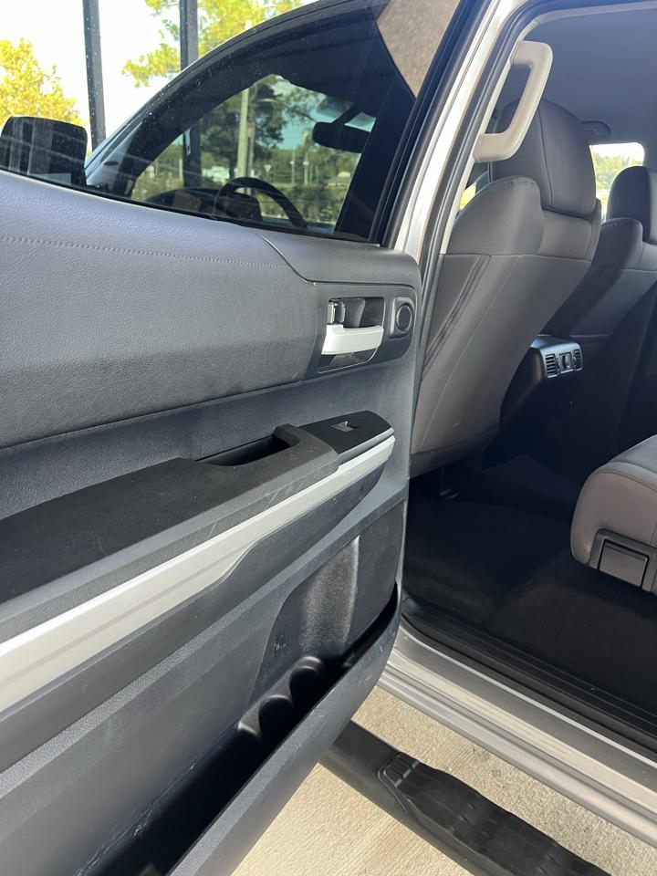 Toyota Tundra  2016