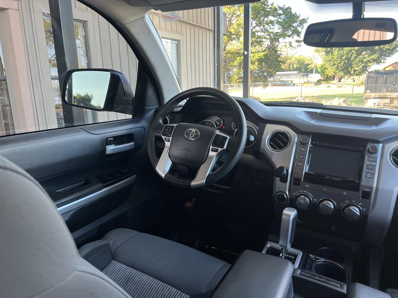 Toyota Tundra  2016