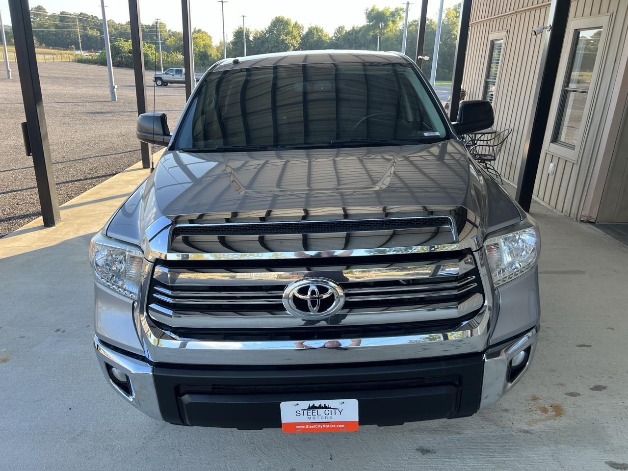 Toyota Tundra  2016