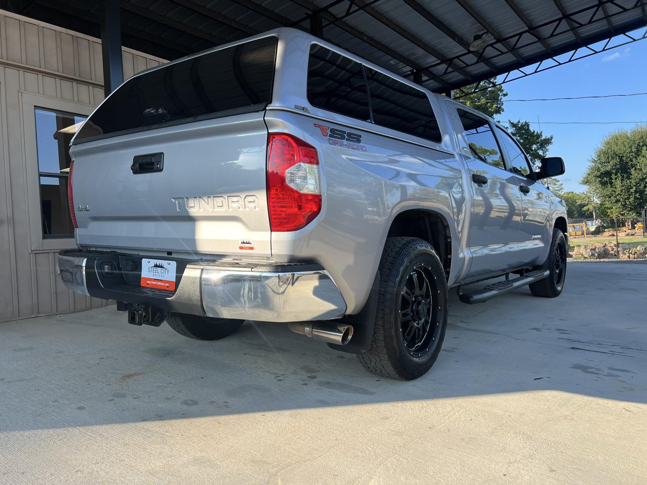 Toyota Tundra  2016