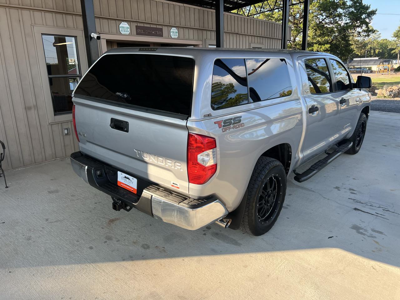 Toyota Tundra  2016