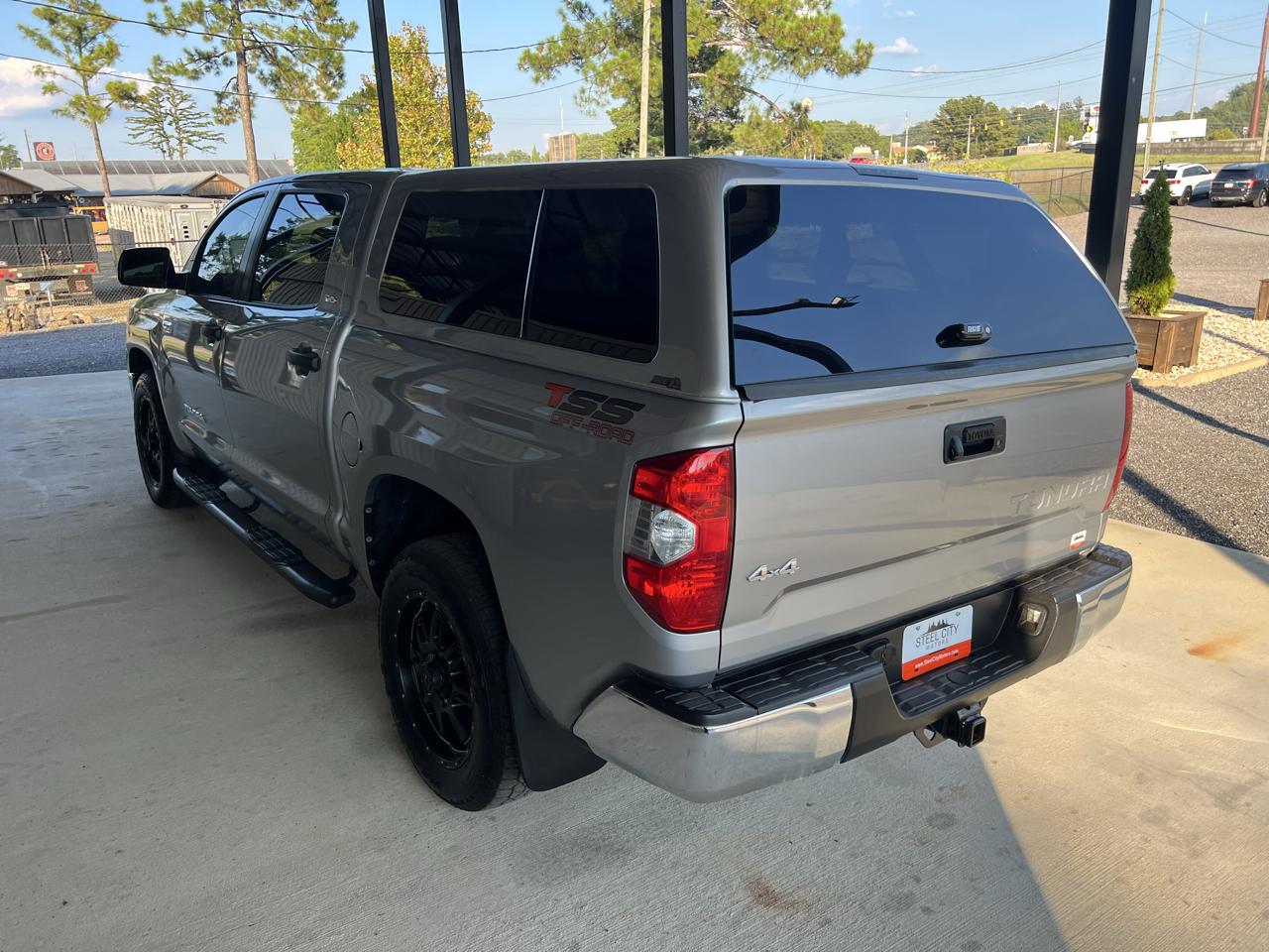 Toyota Tundra  2016
