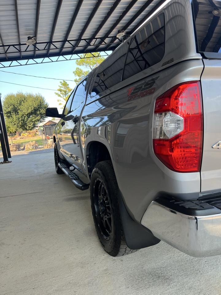 Toyota Tundra  2016