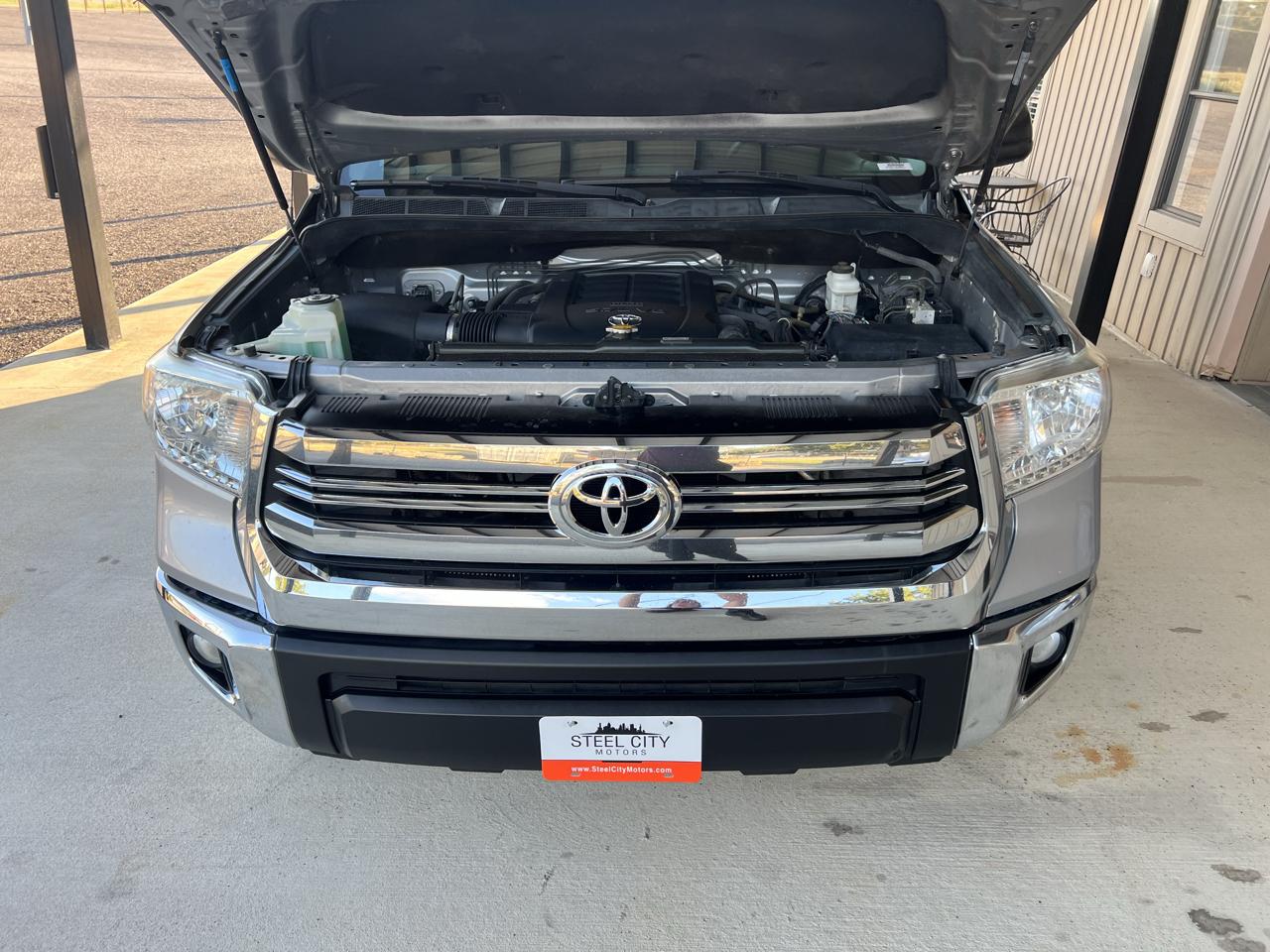 Toyota Tundra  2016