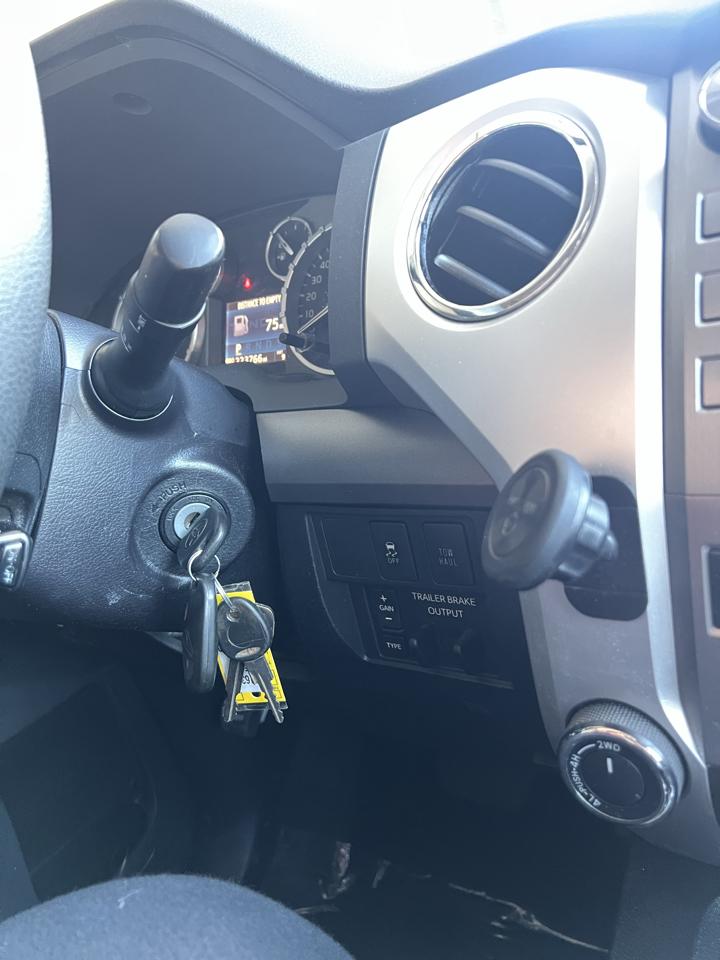 Toyota Tundra  2016