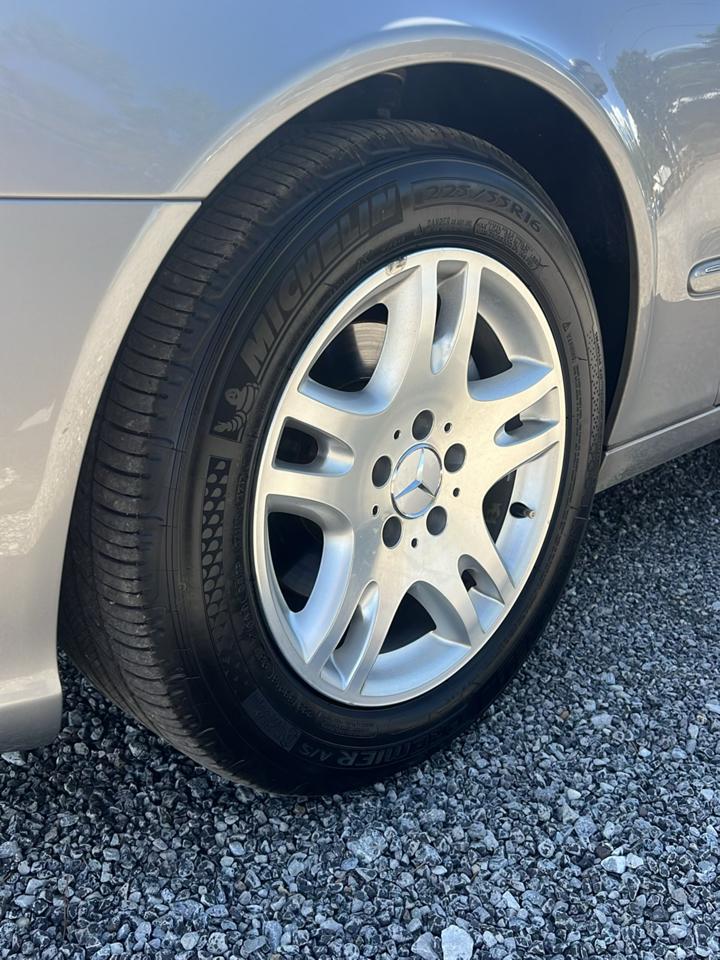 Mercedes-Benz E-Class  2004