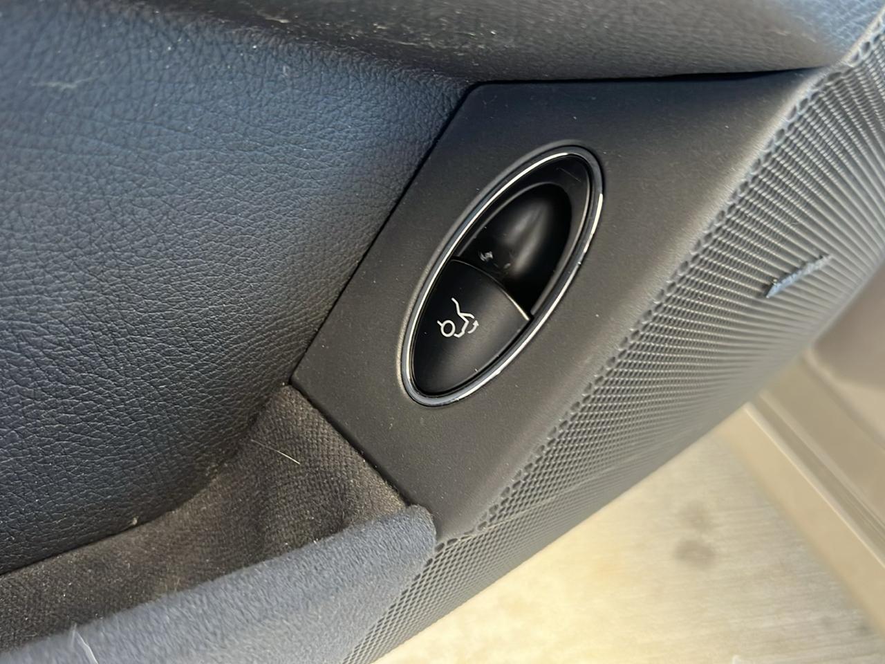 Mercedes-Benz E-Class  2004