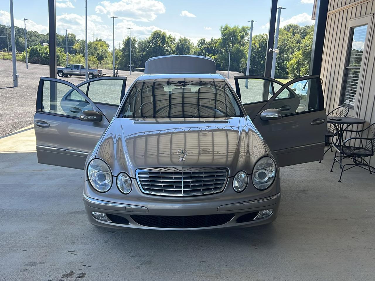 Mercedes-Benz E-Class  2004