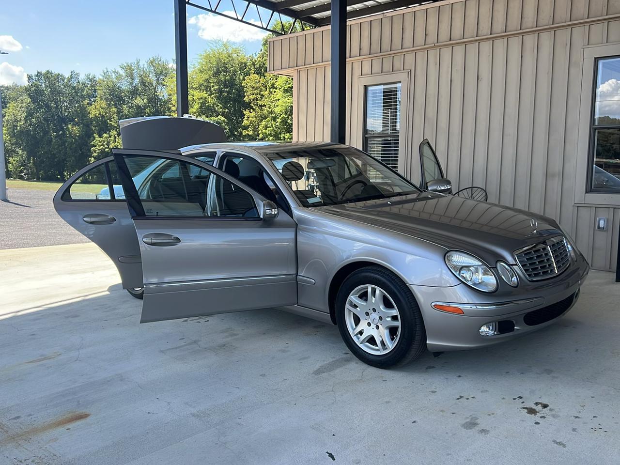 Mercedes-Benz E-Class  2004