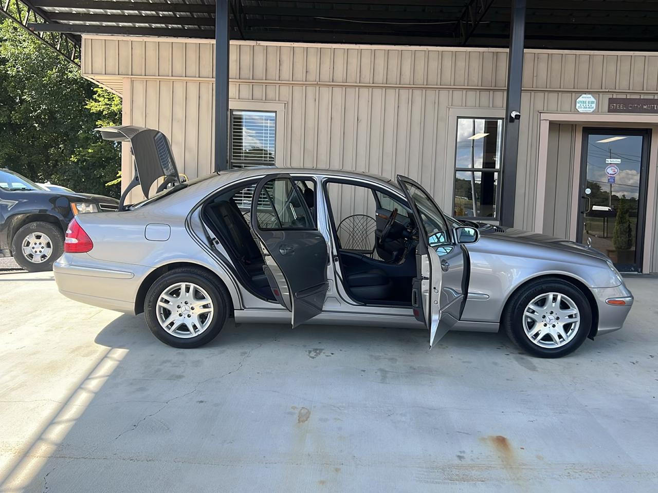 Mercedes-Benz E-Class  2004