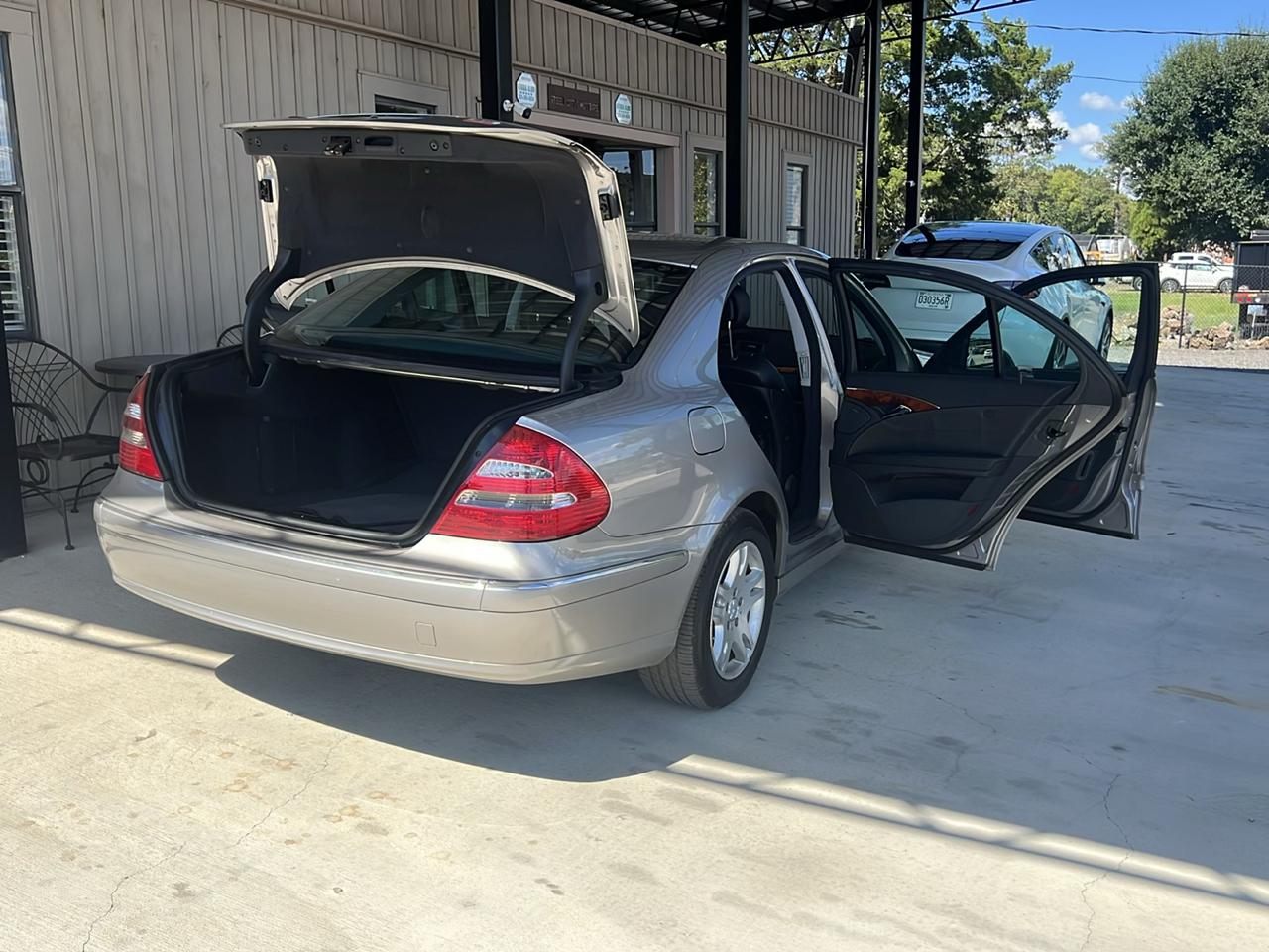 Mercedes-Benz E-Class  2004