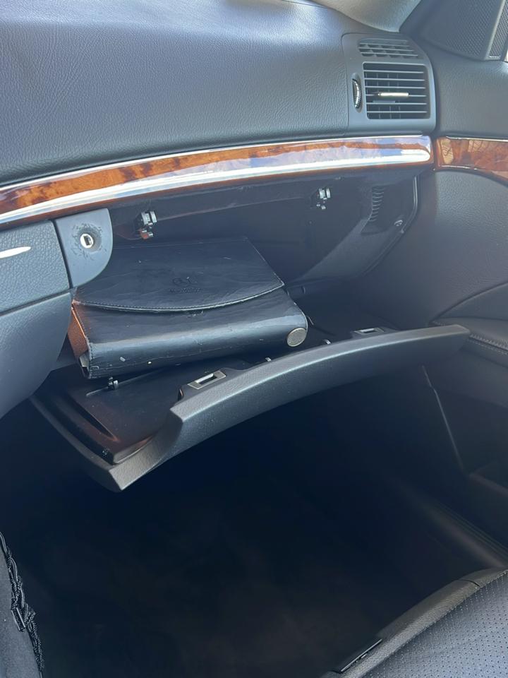 Mercedes-Benz E-Class  2004