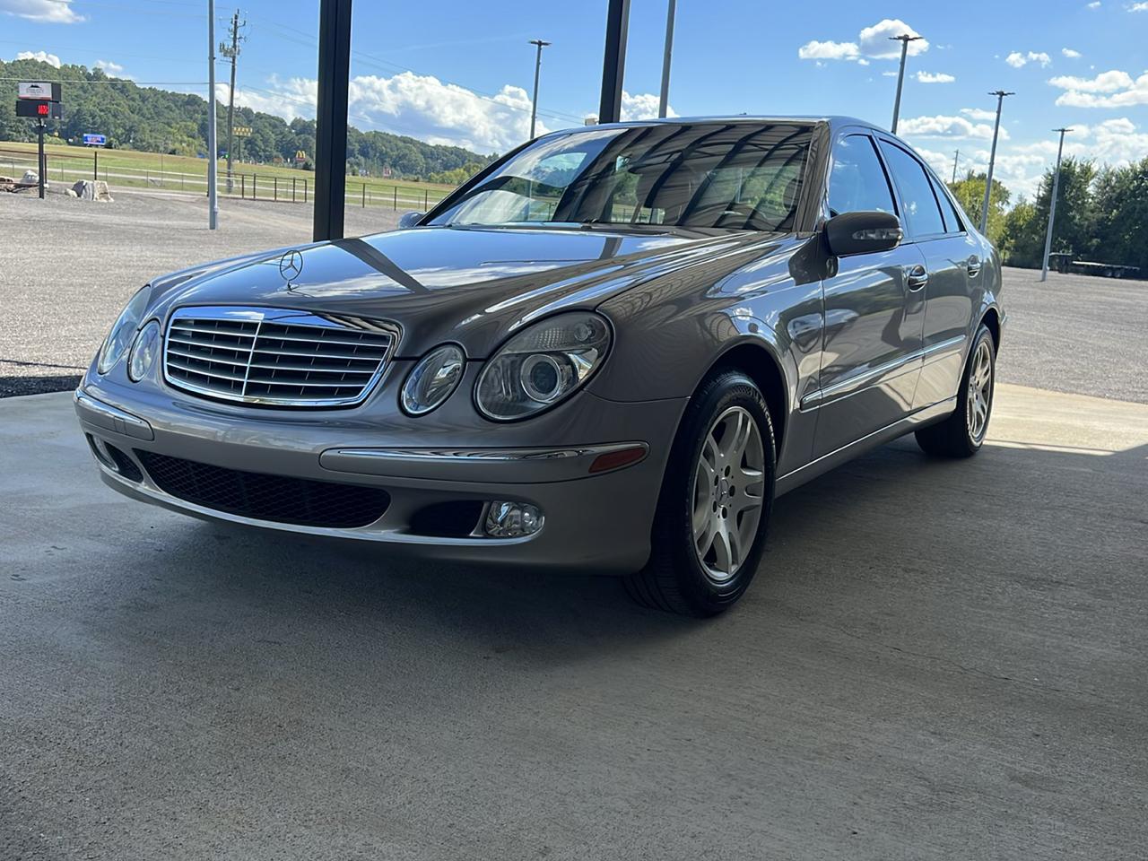Mercedes-Benz E-Class  2004