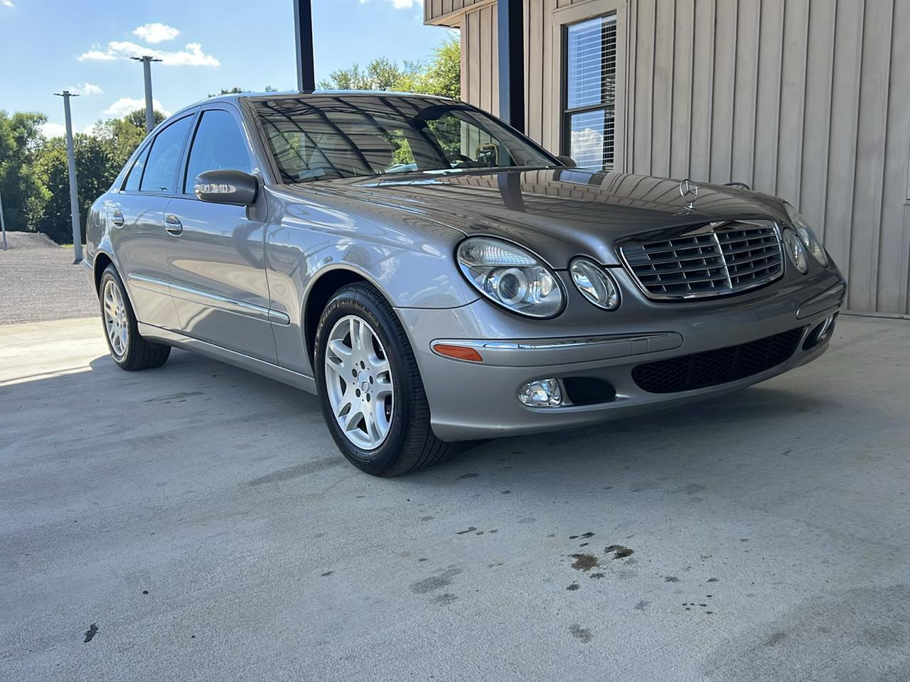 Mercedes-Benz E-Class  2004
