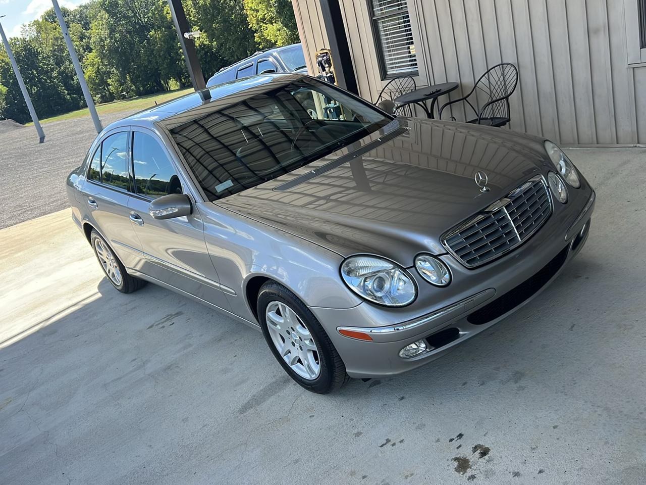 Mercedes-Benz E-Class  2004