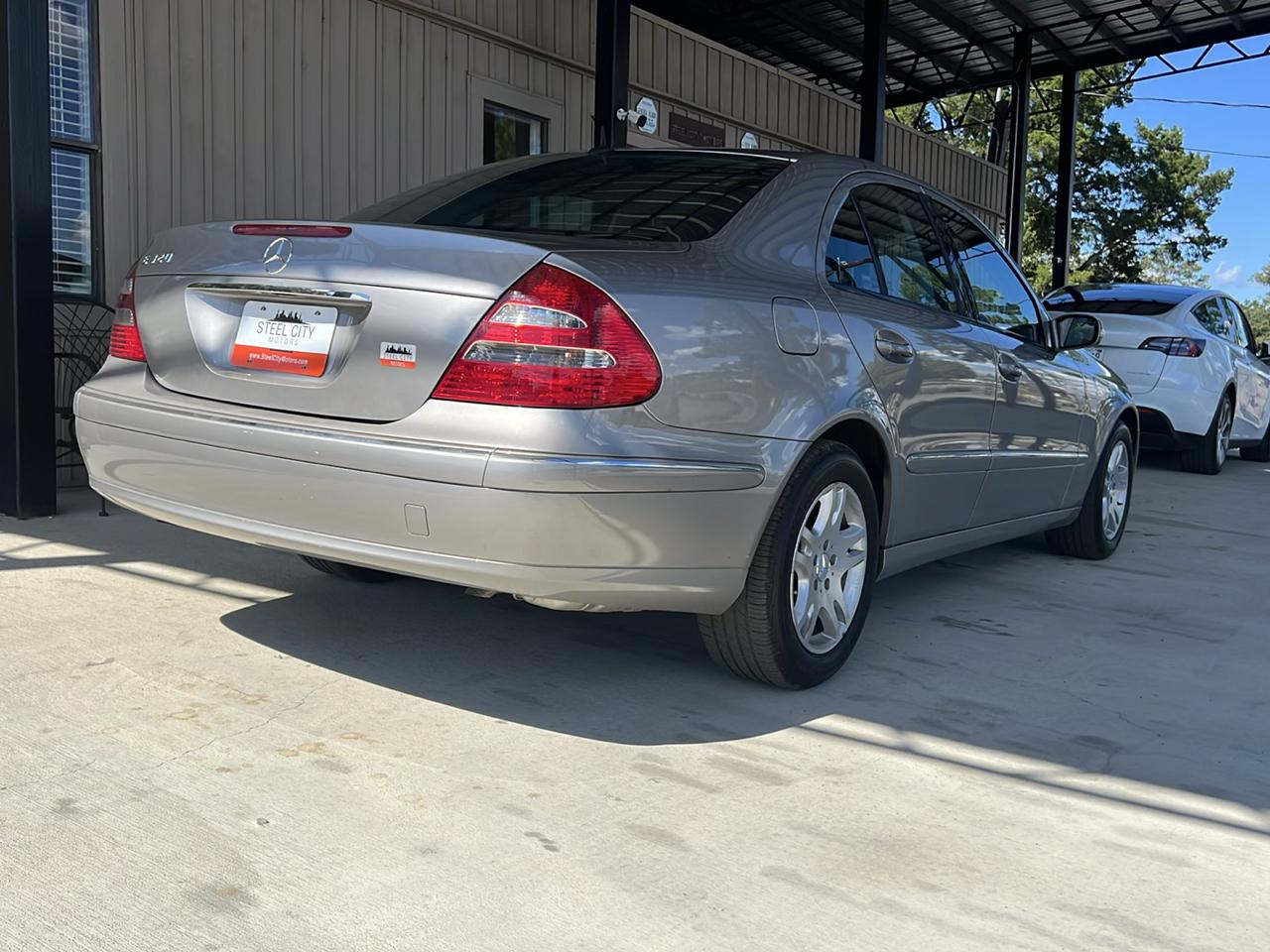 Mercedes-Benz E-Class  2004