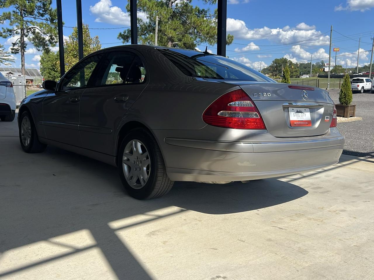 Mercedes-Benz E-Class  2004