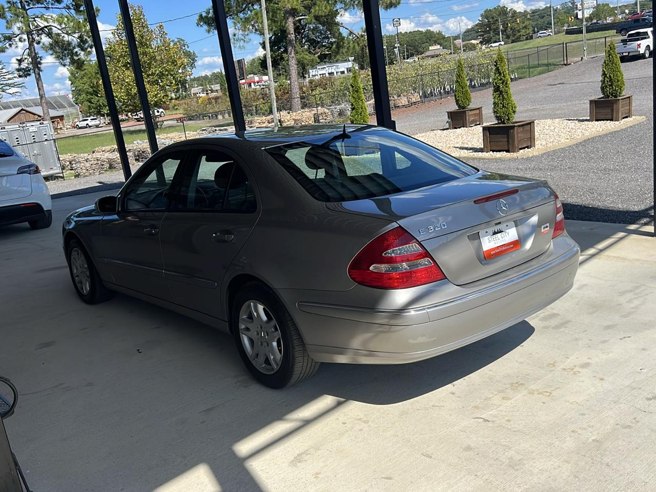 Mercedes-Benz E-Class  2004