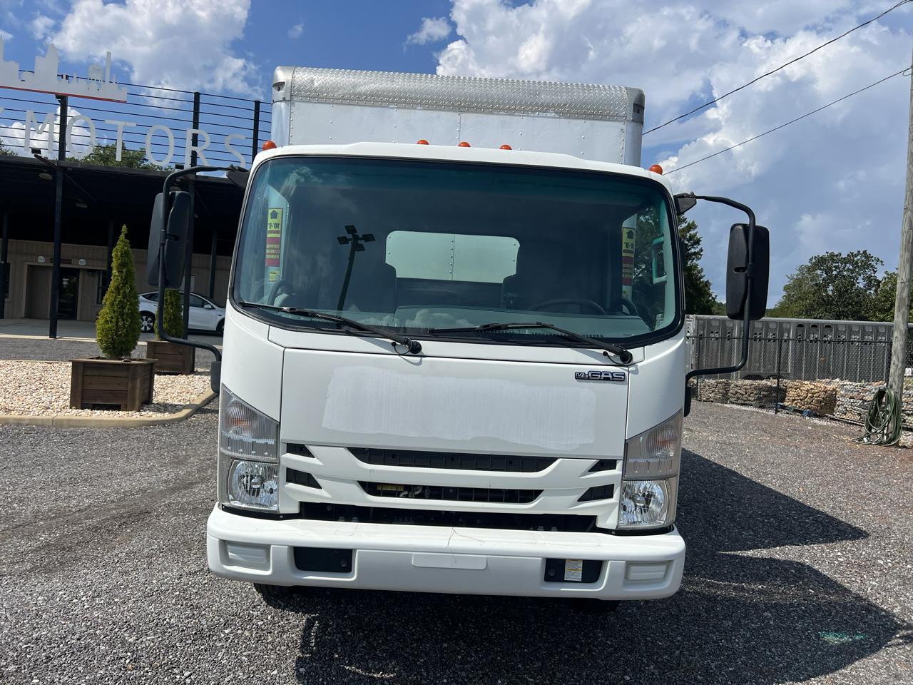 Isuzu NPR  2019