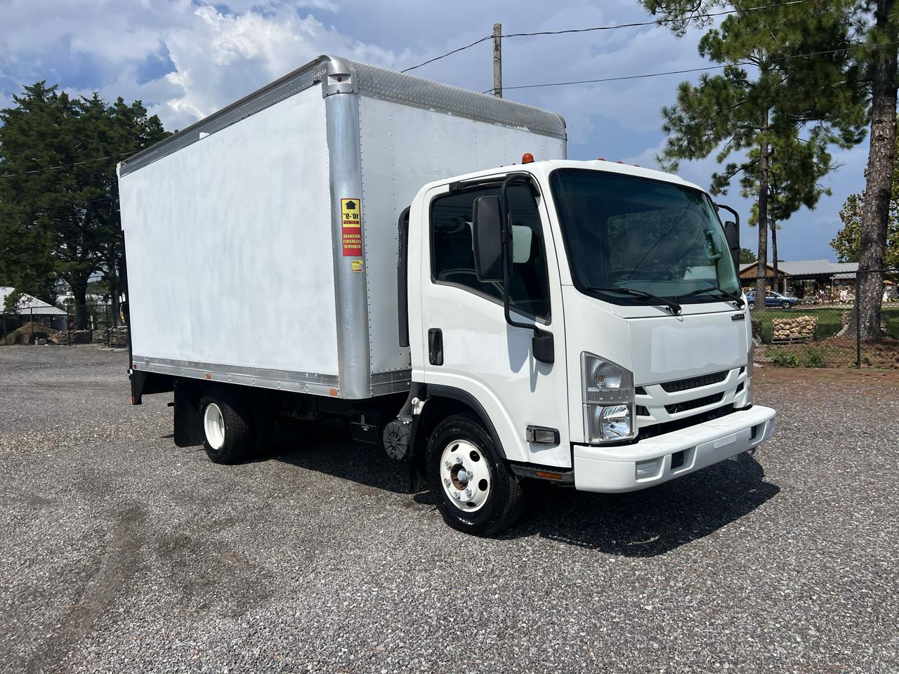 Isuzu NPR  2019