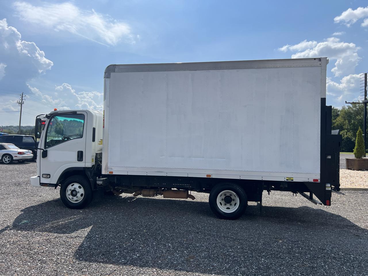 Isuzu NPR  2019
