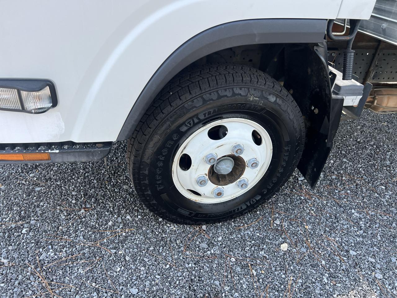 Isuzu NPR  2019