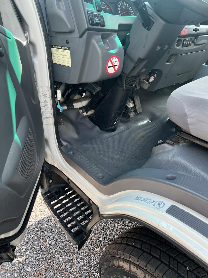 Isuzu NPR  2019