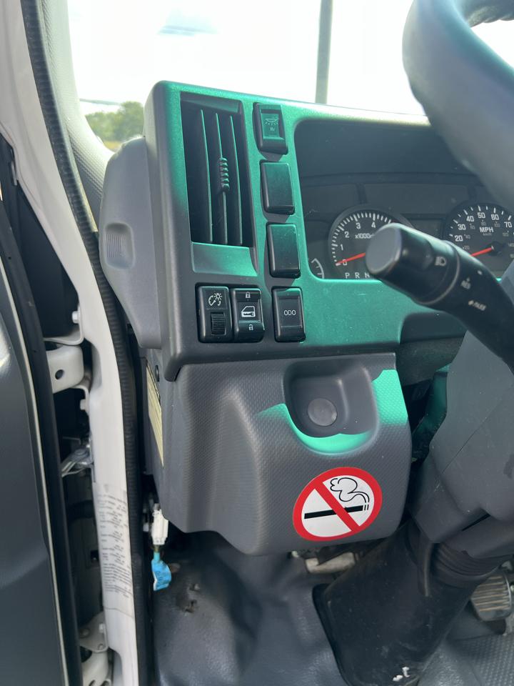 Isuzu NPR  2019