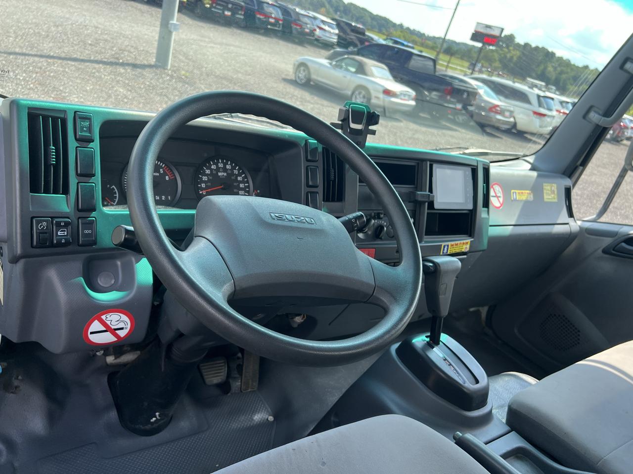Isuzu NPR  2019