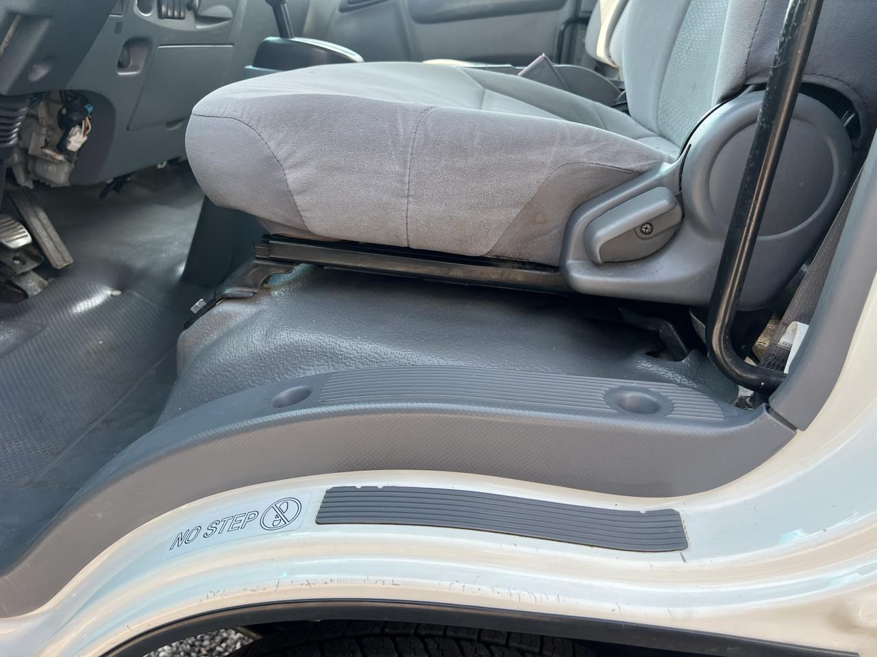 Isuzu NPR  2019