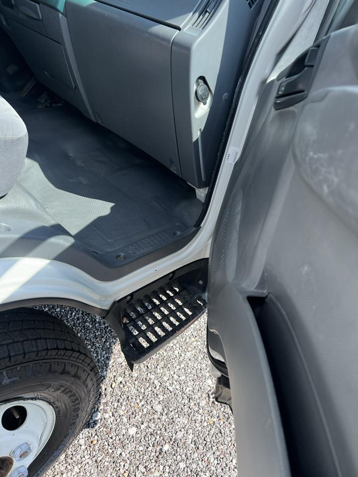 Isuzu NPR  2019