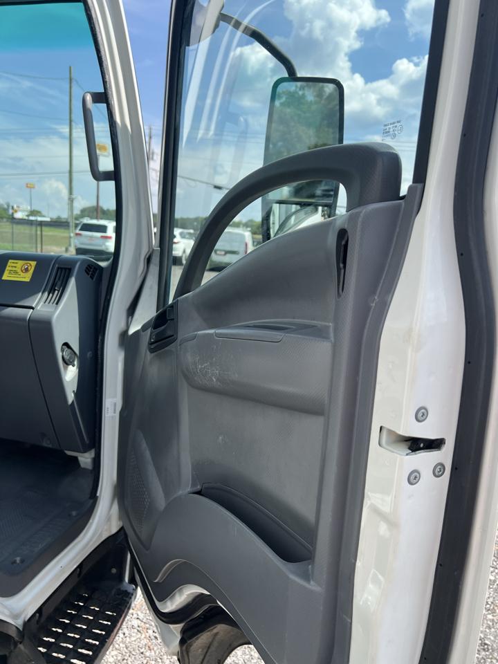 Isuzu NPR  2019