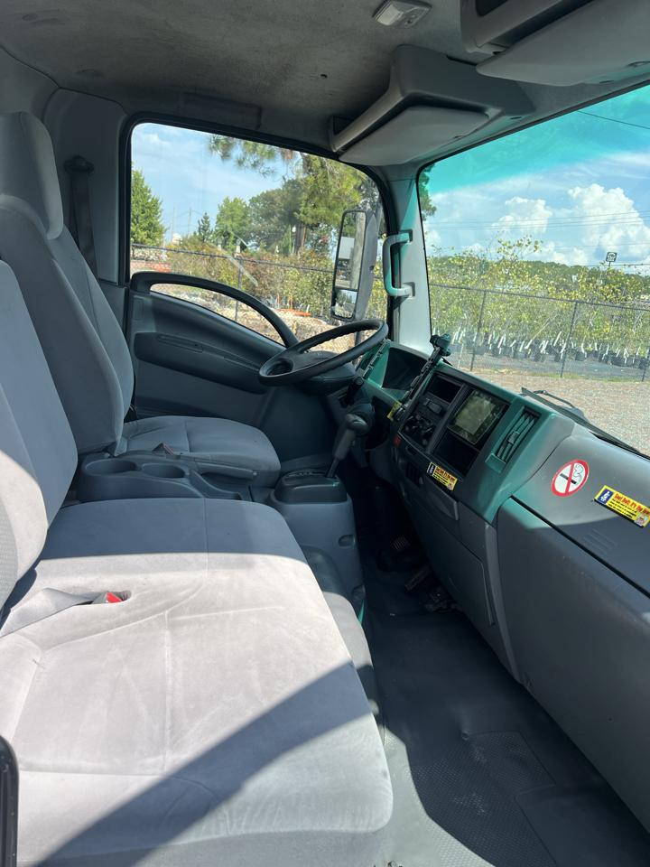 Isuzu NPR  2019