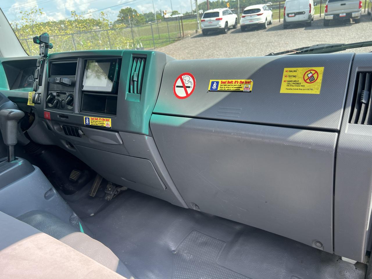 Isuzu NPR  2019