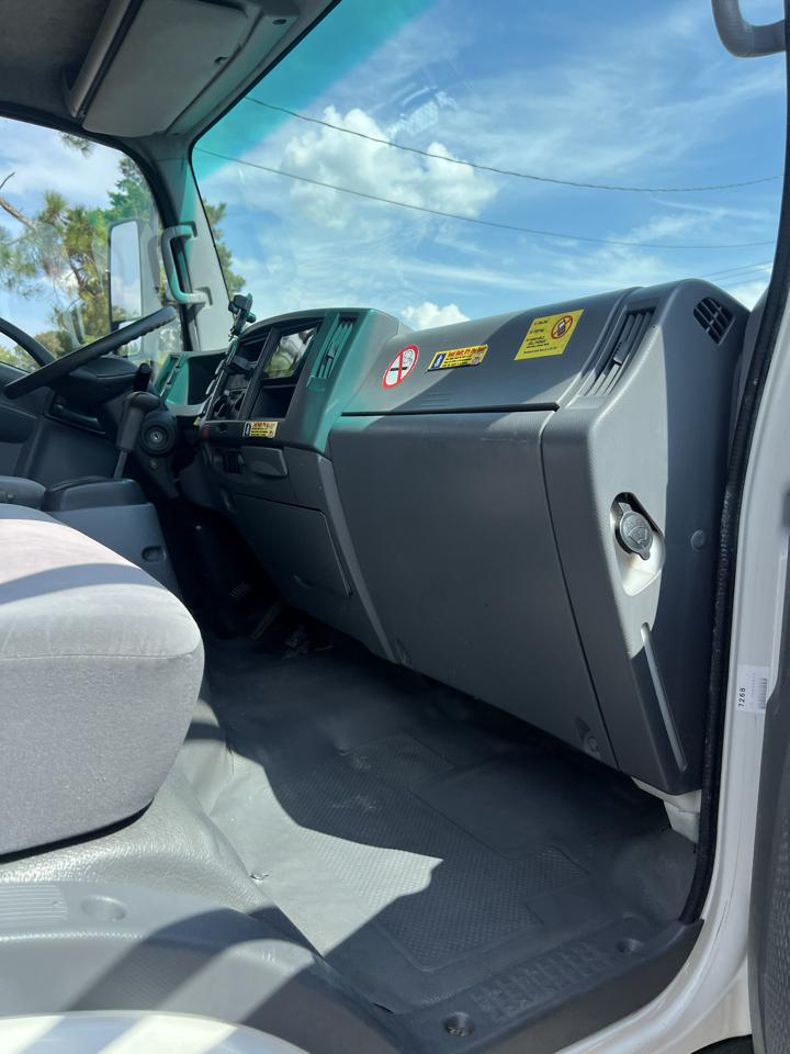 Isuzu NPR  2019